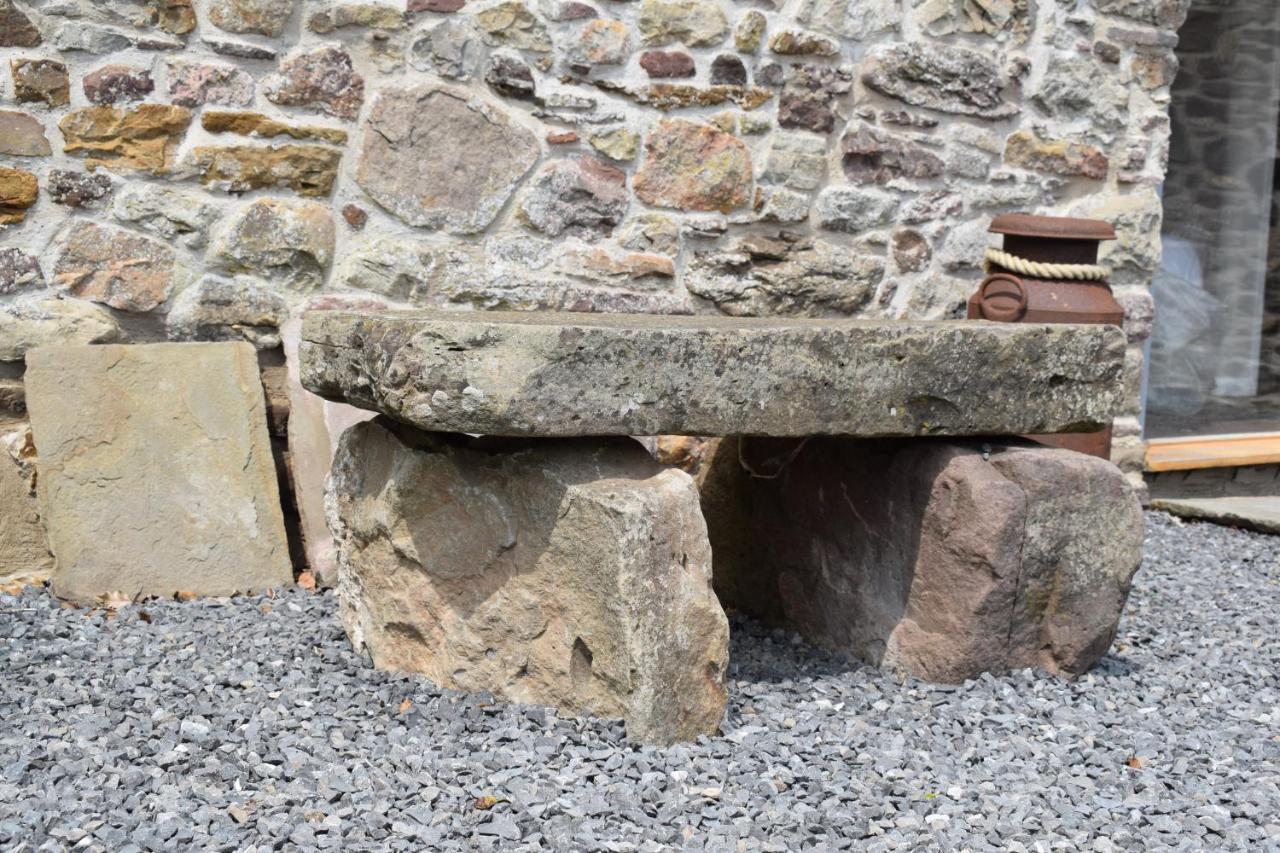 Cowshed In The Black Mountains Abergavenny Exteriör bild
